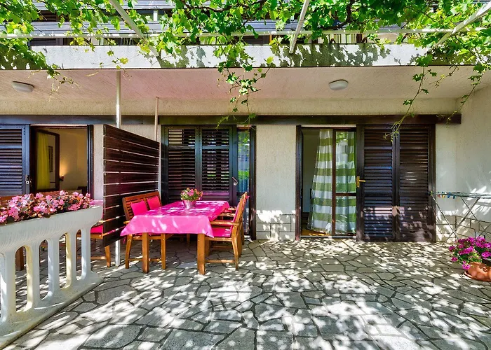 Romantisches Mit Mediterraner Terrasse, Privatparkplatz Und Grillbereich Apartament Crikvenica