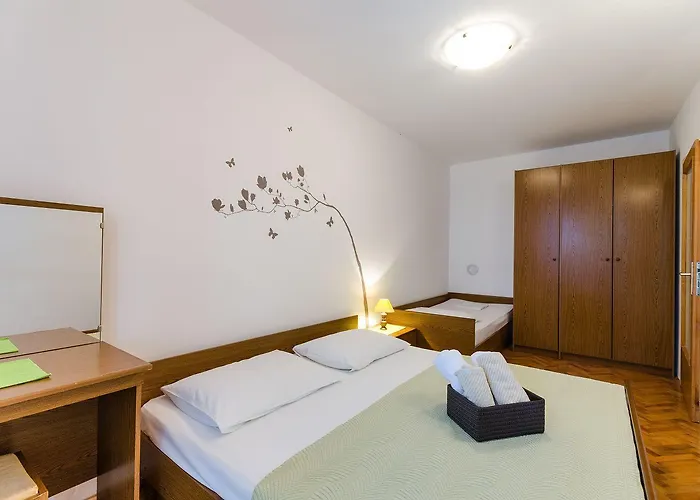 Apartament Romantisches Mit Mediterraner Terrasse, Privatparkplatz Und Grillbereich Crikvenica