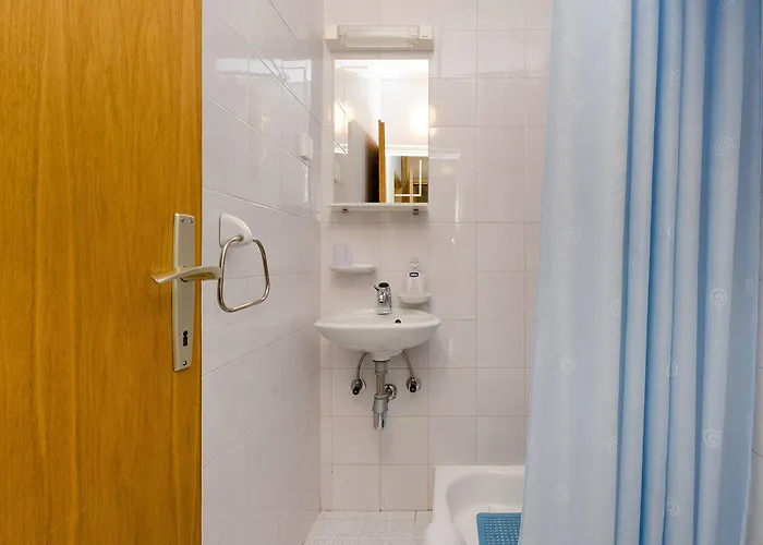 Apartament Romantisches Mit Mediterraner Terrasse, Privatparkplatz Und Grillbereich Crikvenica